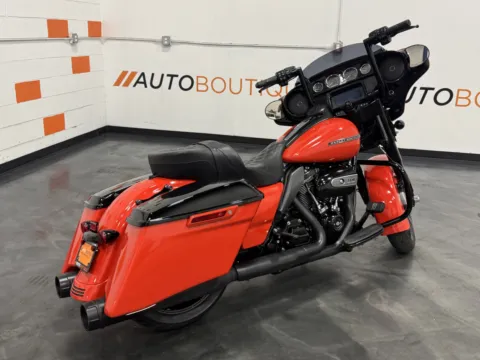 Another view of 2020 HARLEY DAVIDSON STREET GLIDE SPECIAL FLHXS for sale in Columbus, OH at Moto Boutique
