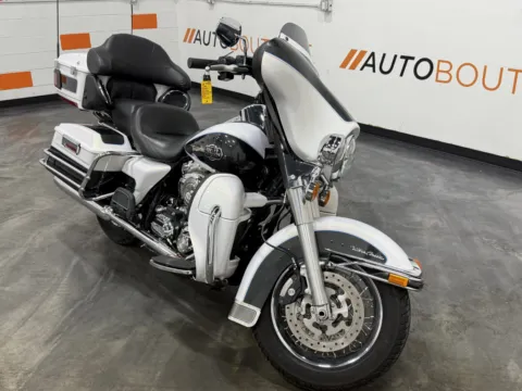 Photos of 2008 HARLEY DAVIDSON ELECTRA GLIDE ANNIVERSARY FLHTCU for sale in Columbus, OH at Moto Boutique