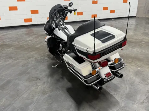More photos of 2008 HARLEY DAVIDSON ELECTRA GLIDE ANNIVERSARY FLHTCU at Moto Boutique, OH