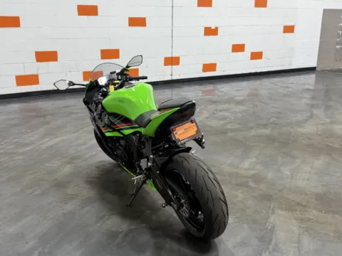More photos of 2024 KAWASAKI ZX6R KRT at Moto Boutique, OH