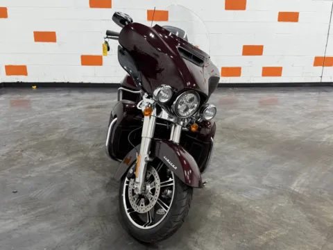 More photos of 2021 Harley-Davidson Touring Ultra Limited at Moto Boutique, OH