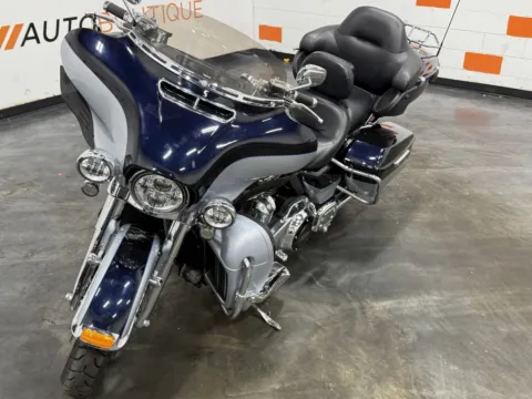Another view of 2019 HARLEY DAVIDSON ULTRA LIMITED FLHTK for sale in Columbus, OH at Moto Boutique