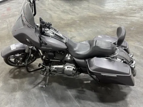 More photos of 2014 HARLEY DAVIDSON STREET GLIDE FLHX at Moto Boutique, OH