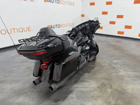 Another view of 2020 HARLEY DAVIDSON ULTRA LIMITED FLHTK for sale in Columbus, OH at Moto Boutique