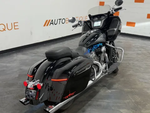 Photos of 2020 Indian Challenger Limited for sale in Columbus, OH at Moto Boutique