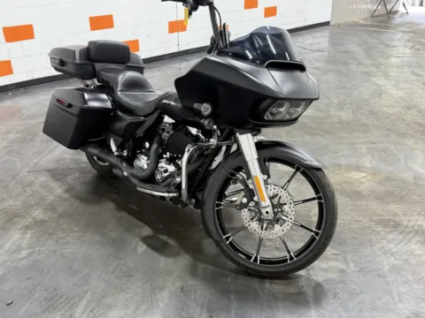 More photos of 2015 HARLEY DAVIDSON ROAD GLIDE SPECIAL FLTRXS at Moto Boutique, OH