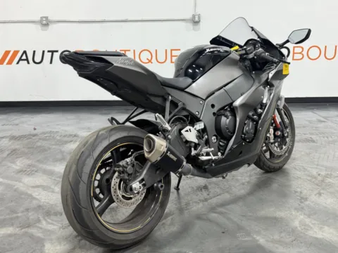 Another view of 2023 Kawasaki Ninja ZX-10R for sale in Columbus, OH at Moto Boutique