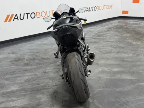 More photos of 2023 Kawasaki Ninja ZX-10R at Moto Boutique, OH