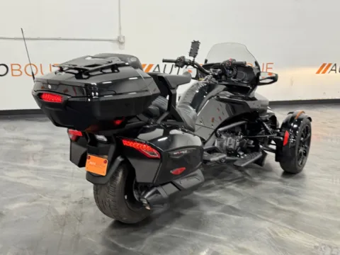 Another view of 2019 CAN AM SPYDER F3 for sale in Columbus, OH at Moto Boutique