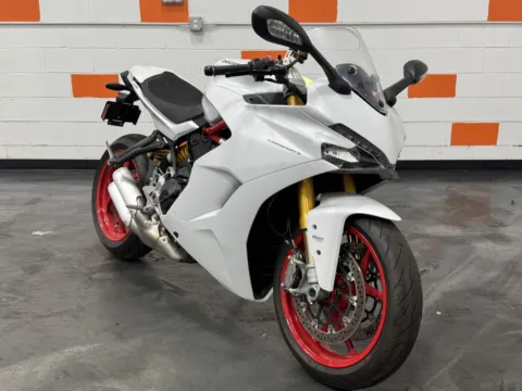 Photos of 2020 DUCATI SUPERSPORT S for sale in Columbus, OH at Moto Boutique