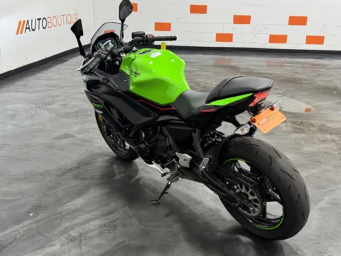 More photos of 2022 KAWASAKI NINJA 650 KRT at Moto Boutique, OH