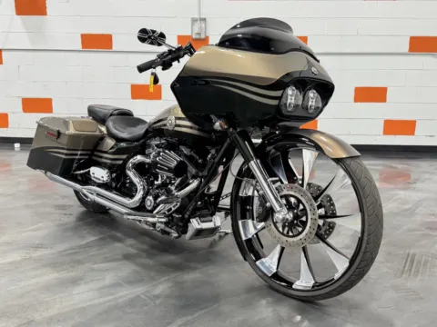 Photos of 2013 HARLEY DAVIDSON ROAD GLIDE CVO FLTRXSE2 for sale in Columbus, OH at Moto Boutique