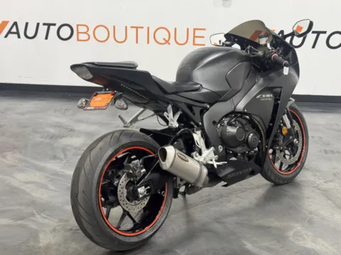 Another view of 2016 HONDA CBR 1000 1000RR for sale in Columbus, OH at Moto Boutique