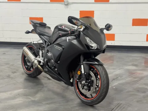 Photos of 2016 HONDA CBR 1000 1000RR for sale in Columbus, OH at Moto Boutique