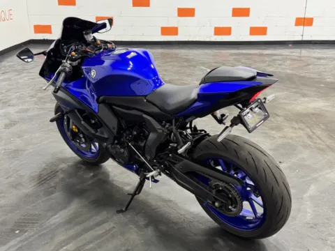 More photos of 2023 YAMAHA R7 at Moto Boutique, OH