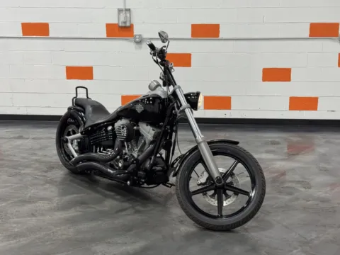Photos of 2008 HARLEY DAVIDSON ROCKER SOFTAIL FXCW for sale in Columbus, OH at Moto Boutique