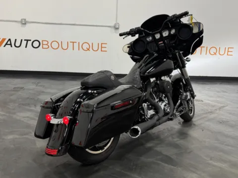Another view of 2016 HARLEY DAVIDSON STREET GLIDE FLHX for sale in Columbus, OH at Moto Boutique
