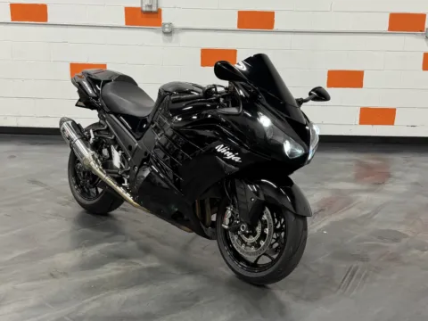 Photos of 2018 KAWASAKI ZX14R ABS SE for sale in Columbus, OH at Moto Boutique