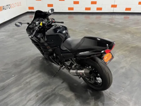 More photos of 2018 KAWASAKI ZX14R ABS SE at Moto Boutique, OH