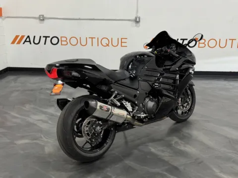 Another view of 2018 KAWASAKI ZX14R ABS SE for sale in Columbus, OH at Moto Boutique
