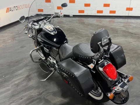 More photos of 2018 SUZUKI BOULEVARD C50 T VL800 at Moto Boutique, OH