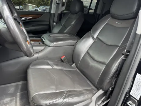More photos of 2020 Cadillac Escalade ESV Premium Luxury at Moto Boutique, OH