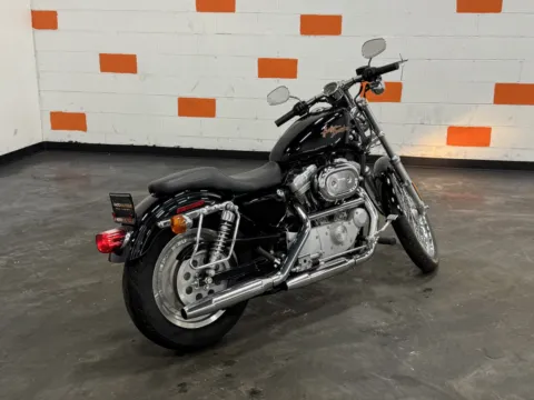 More photos of 2000 HARLEY DAVIDSON SPORTSER XL883C at Moto Boutique, OH