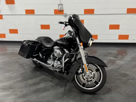 Photos of 2013 HARLEY DAVIDSON STREET GLIDE FLHX for sale in Columbus, OH at Moto Boutique