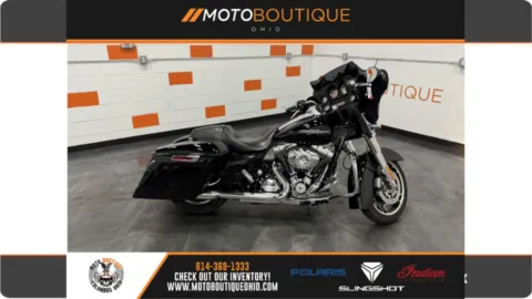 Black 2013 HARLEY DAVIDSON STREET GLIDE FLHX for sale in Columbus, OH