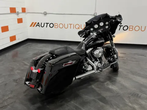 Another view of 2013 HARLEY DAVIDSON STREET GLIDE FLHX for sale in Columbus, OH at Moto Boutique