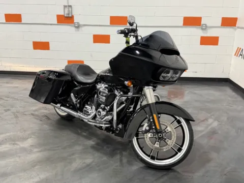 Photos of 2018 HARLEY DAVIDSON ROAD GLIDE FLTRX for sale in Columbus, OH at Moto Boutique