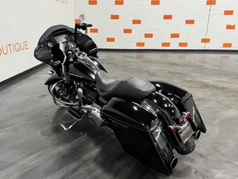 More photos of 2018 HARLEY DAVIDSON ROAD GLIDE FLTRX at Moto Boutique, OH