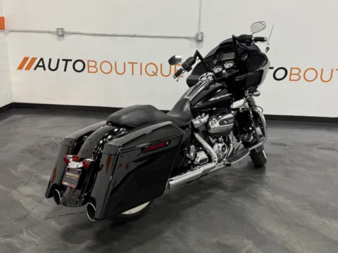 Another view of 2018 HARLEY DAVIDSON ROAD GLIDE FLTRX for sale in Columbus, OH at Moto Boutique
