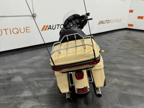 More photos of 2014 HARLEY DAVIDSON ULTRA LIMITED FLHTK at Moto Boutique, OH