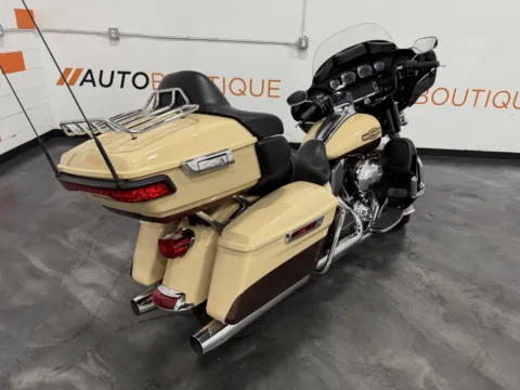 Another view of 2014 HARLEY DAVIDSON ULTRA LIMITED FLHTK for sale in Columbus, OH at Moto Boutique