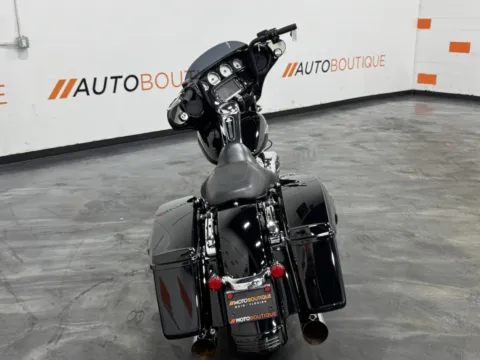 More photos of 2017 HARLEY DAVIDSON STREET GLIDE SPCIAL FLHXS at Moto Boutique, OH
