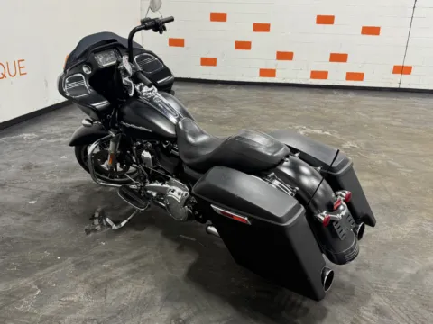 More photos of 2017 HARLEY DAVIDSON ROAD GLIDE SPECIAL FLTRXS at Moto Boutique, OH
