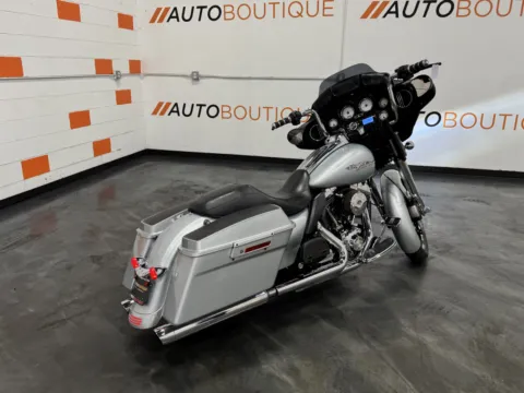 Another view of 2010 HARLEY DAVIDSON STREET GLIDE FLHX for sale in Columbus, OH at Moto Boutique