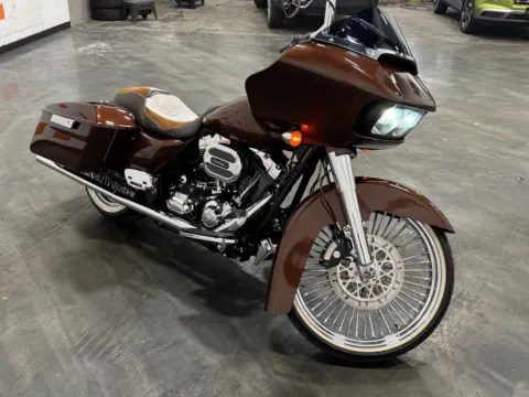 More photos of 2015 HARLEY DAVIDSON ROAD GLIDE SPECIAL FLTRXS at Moto Boutique, OH
