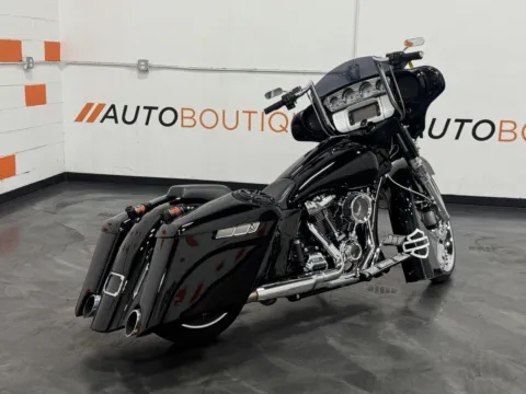 Another view of 2017 HARLEY DAVIDSON STREET GLIDE SPECIAL FLHXS for sale in Columbus, OH at Moto Boutique