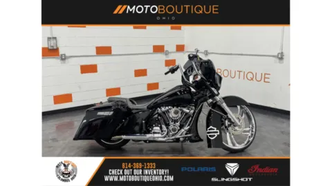 Black 2017 HARLEY DAVIDSON STREET GLIDE SPECIAL FLHXS for sale in Columbus, OH