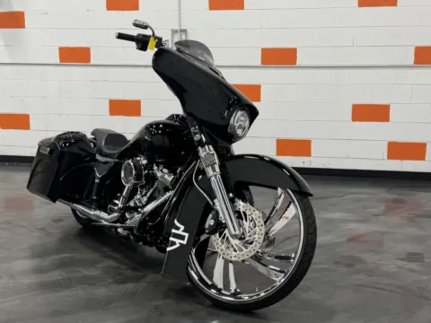 Photos of 2017 HARLEY DAVIDSON STREET GLIDE SPECIAL FLHXS for sale in Columbus, OH at Moto Boutique