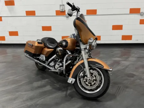 Photos of 2008 HARLEY DAVIDSON ELECTRA GLIDE ULTRA CLASSIC FLHTCU for sale in Columbus, OH at Moto Boutique