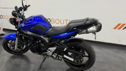 Another view of 2006 YAMAHA FZ6 for sale in Columbus, OH at Moto Boutique