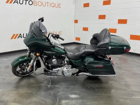 More photos of 2016 HARLEY DAVIDSON STREET GLIDE SPECIAL FLHXS at Moto Boutique, OH