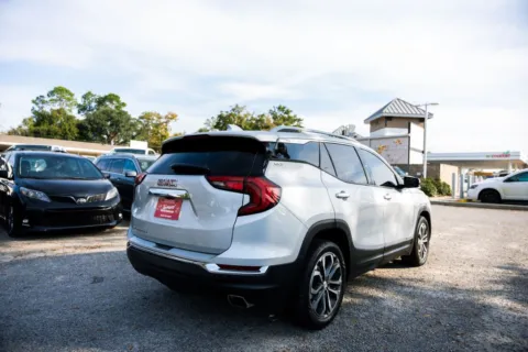 More photos of 2020 GMC Terrain SLT at Jarrard Pre-Owned Vehicles, GA