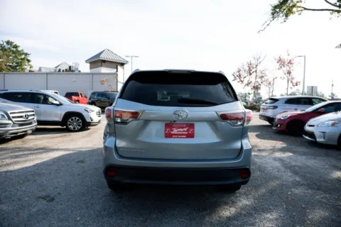 More photos of 2016 Toyota RAV4 LE at Jarrard Pre-Owned Vehicles, GA
