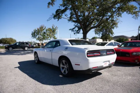 More photos of 2019 Dodge Challenger SXT at Jarrard Pre-Owned Vehicles, GA