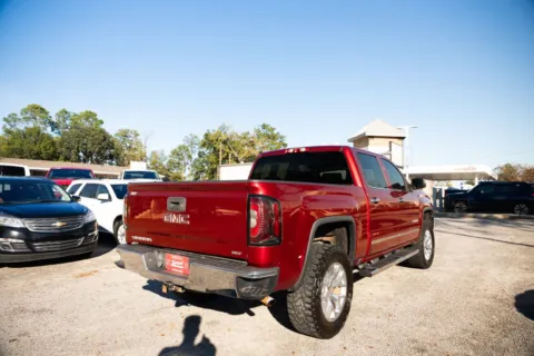 More photos of 2018 GMC Sierra 1500 SLT at Jarrard Pre-Owned Vehicles, GA