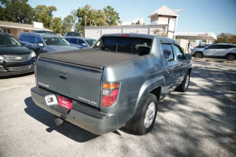 More photos of 2006 HONDA RIDGELINE RTL at Jarrard Pre-Owned Vehicles, GA